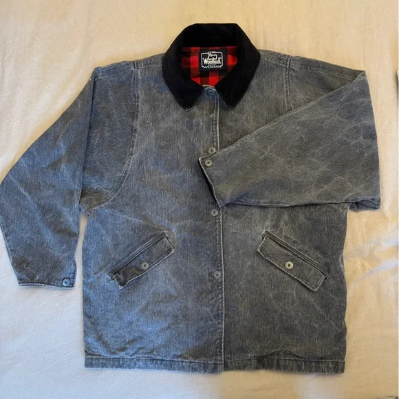 Vintage Woolrich Black Denim Chore Coat
Corduroy collar + cuffs - Buffalo plaid - Picture 6 of 13